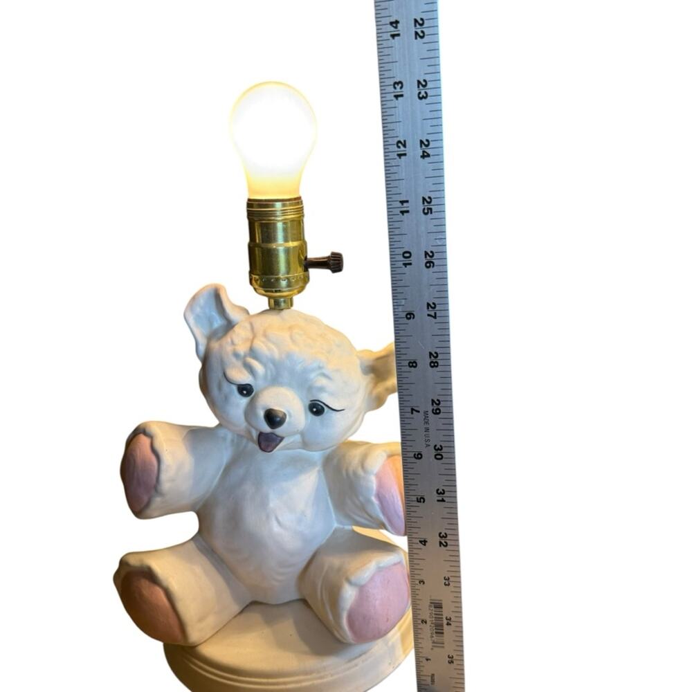 Vintage Ceramic Teddy Bear Table Lamp in White with Pink Paws Plastic Shade - Picture 7 of 8